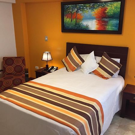 Hotel Europa Iquitos Phòng bức ảnh