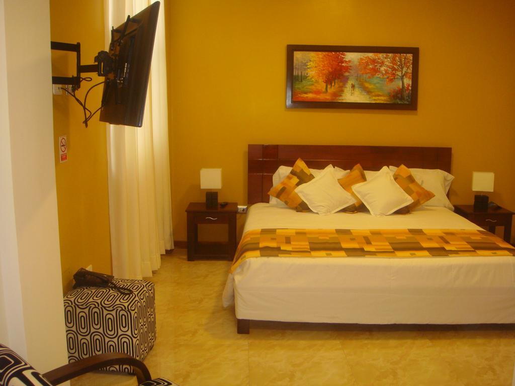 Hotel Europa Iquitos Ngoại thất bức ảnh
